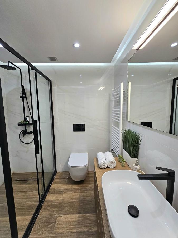 Modern Garden View Apt In Voula, Athens - Luxe Exterior foto