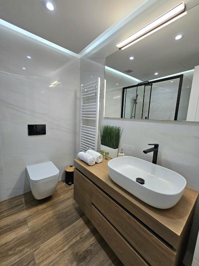 Modern Garden View Apt In Voula, Athens - Luxe Exterior foto