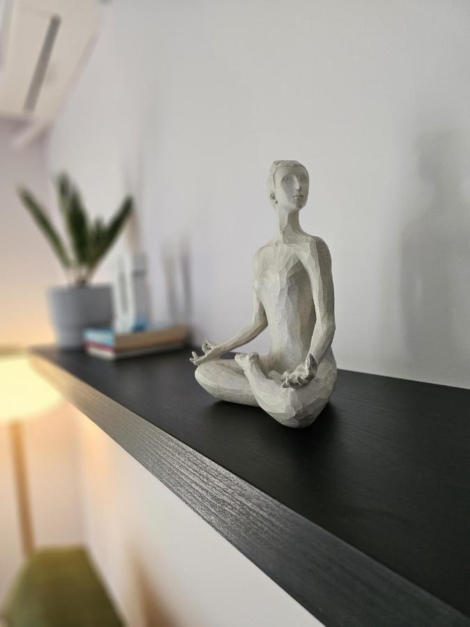 Modern Garden View Apt In Voula, Athens - Luxe Exterior foto
